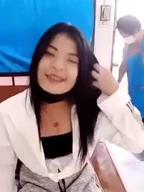 คลิปหลุด หนุ่มใจกว้างแบ่งแฟนให้ห้เพื่อนๆได้ลองเช็คของ ด้วยการเย็ดหีพร้อมนั่งดูเพื่อนๆเย็ดแฟนตัวเอง ซอยๆไปถ่ายคลิปเก็บไว้ดูตอนเงี่ยน