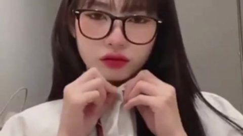 คลิปหลุดไทย Ffhblue น้องข้าวฟ่างสาวสวยตัวเล็กน่ารักเล่นเสียวหน้ากล้อง แหกหีช่วยตัวเองแบบเด็ดๆ