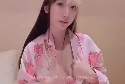 คลิปหลุด highsstn ฮายใส่ชุดกิโมโนน่ารักๆ โดนเย็ดด้วยแฟนหนุ่มเลยจัดให้ทั้งดูดนม เอานิ้วแหย่หีเล่น