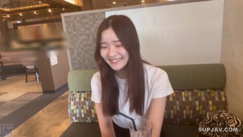 FC2 PPV 4525860 อายุ 18 ปี ยิ้มสดใส. โมจิน้ำมันชิ้นแรกท